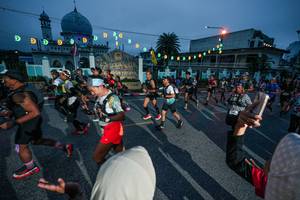 BIB: 
                            <button type="button" onclick="openModal(26232201)" class="btn btn-primary btn-sm float-right btn-popup" data-toggle="modal" data-target=".modal-high-quality">
                        <i class="fas fa-shopping-cart"></i> Add to Cart
                    </button>
                                            <button type="button" onclick="isThisMe(26232201, true)" class="btn btn-success btn-sm float-right btn-popup btn-isme hidden" data-toggle="tooltip" data-placement="bottom" title="นี่คือรูปของคุณใช่ไหม คลิกที่นี่เพื่อเอาเข้าอัลบั้ม">
                        <i class="fas fa-plus"></i> Add to album
                    </button>
                    <button type="button" onclick="isThisMe(26232201, false)" class="btn btn-warning btn-sm float-right btn-popup btn-isnotme hidden">
                        <i class="fas fa-ban"></i> Remove from album
                    </button>